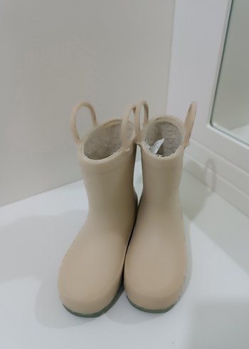 LC Waikiki Bej Kız Botları Pastel Tonlarda