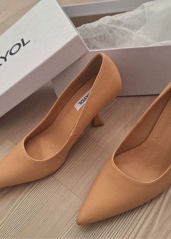 Bej Stiletto Topuklu Kadın Ayakkabı