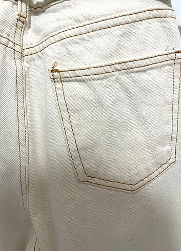 32 Beden ten rengi Renk TRENDYOLMİLLA EKRU YÜKSEK BEL SLİM MOM JEANS TWOSS23JE00094