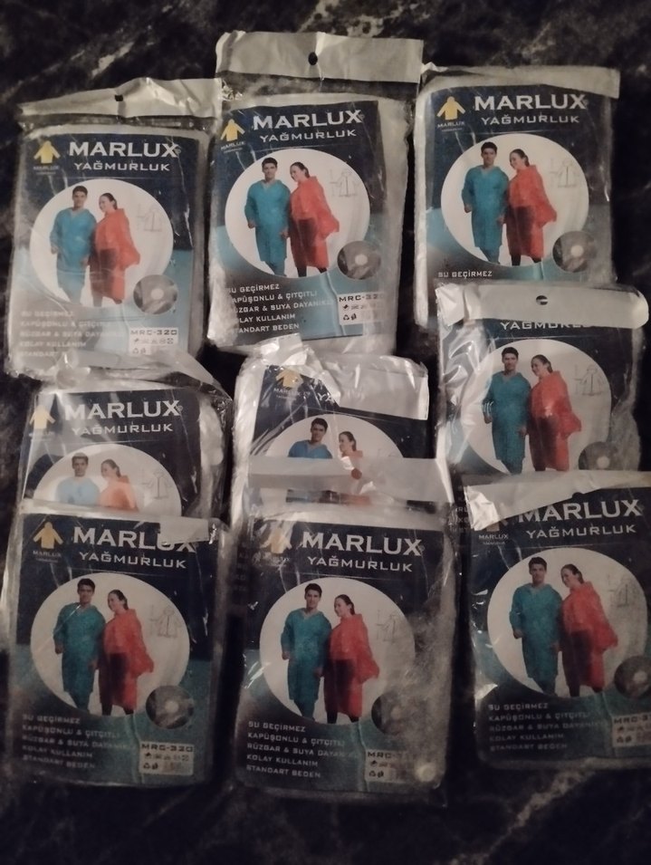 Renkli Midi Kadın Yağmurluk, Kapüşonlu, Kısa Kollu - Görsel 3