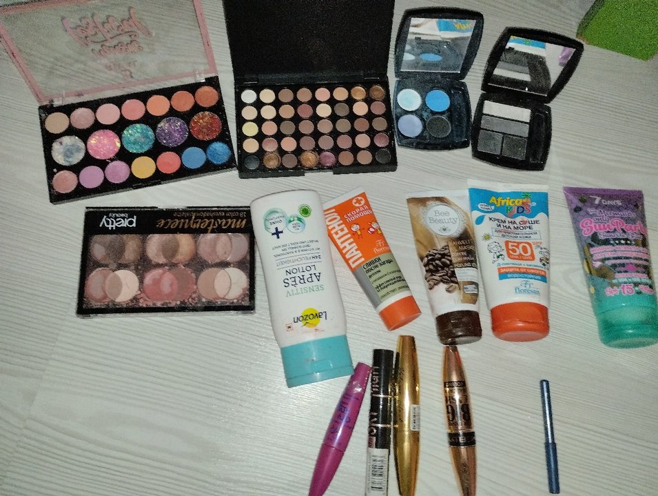 Çoklu Renklerde Makyaj Paleti ve Kozmetik Seti - Görsel 3