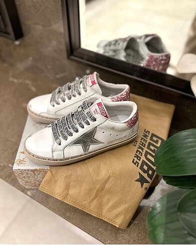 Golden goose sneaker