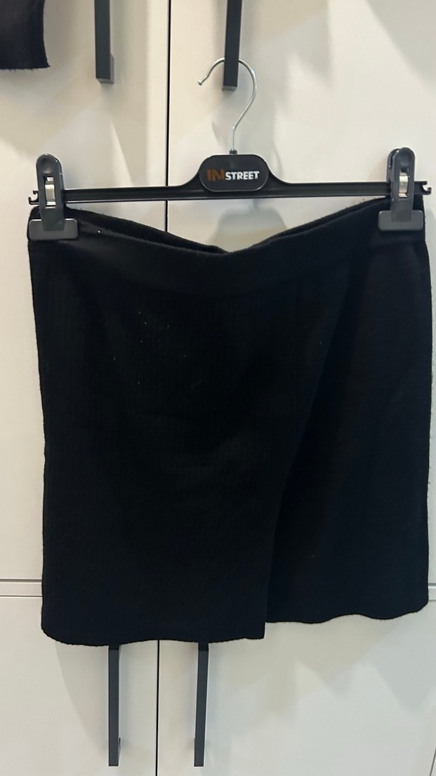 Kadın Siyah Triko Uzun Kollu Kazak, Etek ve Bluz - Görsel 3