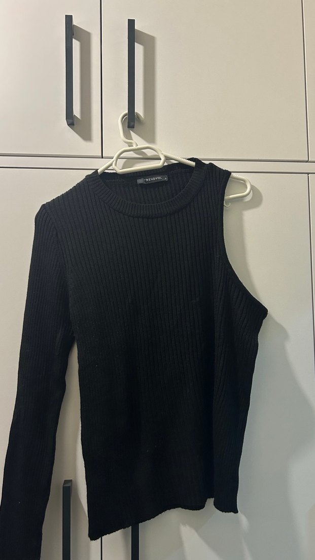 Kadın Siyah Triko Uzun Kollu Kazak, Etek ve Bluz - Görsel 2