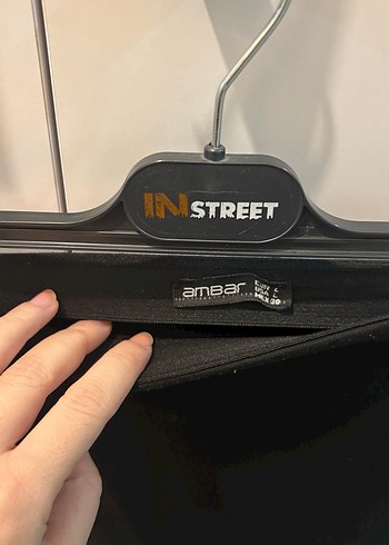 Siyah Uzun Yırtmaçlı Kalem Etek - Görsel 4