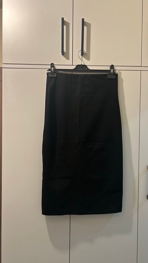 Siyah Uzun Yırtmaçlı Kalem Etek - Görsel 3