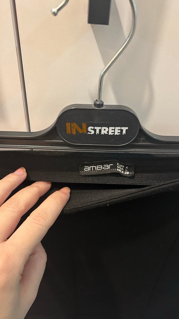 Siyah Uzun Yırtmaçlı Kalem Etek - Görsel 4