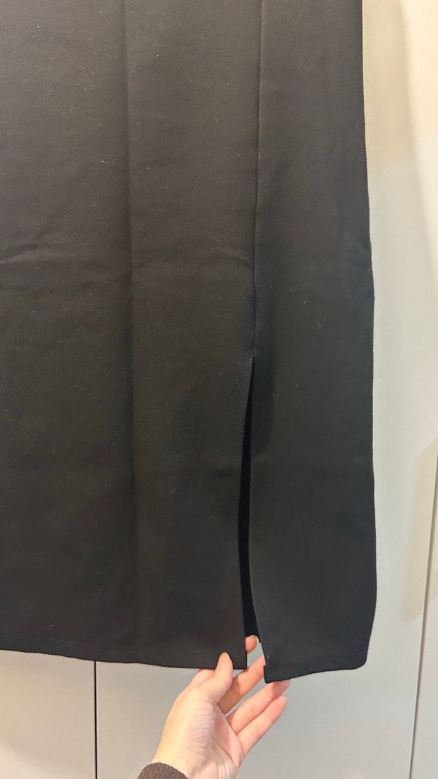 Siyah Uzun Yırtmaçlı Kalem Etek - Görsel 2