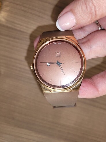 givenchy saat