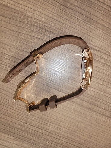 Beden givenchy saat