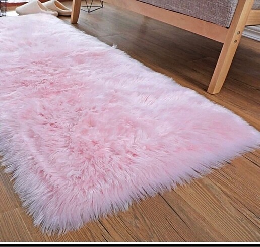 Peluş halı