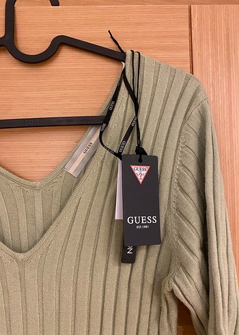 Guess Kadın Bej V Yaka Triko Kazak