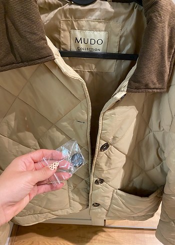 Mudo Bej Kapitone Düğmeli Kadın Ceket