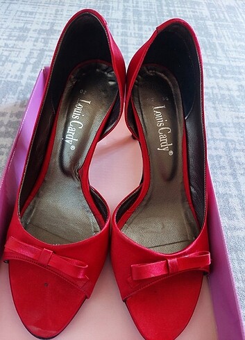 Kırmızı fiyonklu saten abiye ayakkabı
