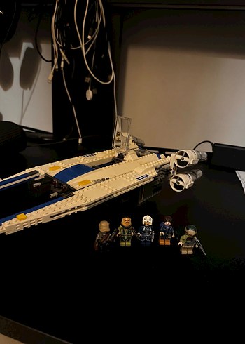 Beden LEGO Star Wars Rebel U-wing Savaş Gemisi 75155