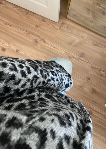 universal Beden gri Renk Leopar desenli gri renk düğmeli hırka