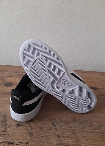 44 Beden siyah Renk PUMA SMASH V2 BUCK ORİJİNAL AYAKKABI