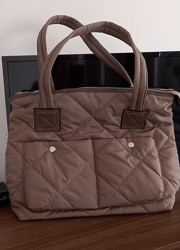 Yeni PARASÜT KUMAŞ KAPİTONE ÇANTA Zara