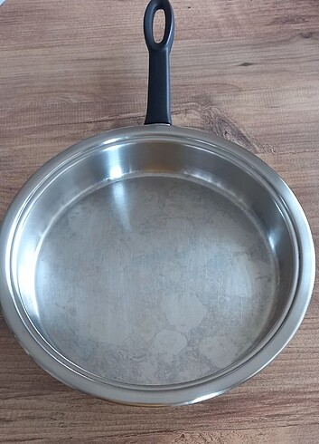 Beden SORUNSUZ Emsan Çelik 28 cm saplı TAVA