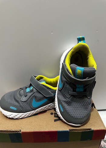 25 Beden Gri Erkek Çocuk Sneaker Bantlı nike