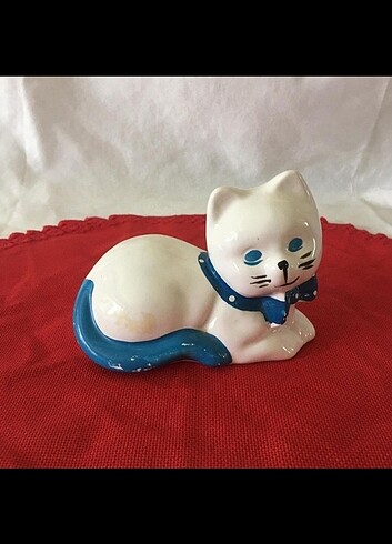 Avrupa'dan Koleksiyonluk kedi Biblosu