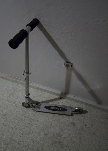 Gri Çocuk Scooterı razor marka
