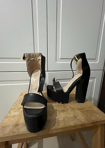 Siyah Platform Topuklu Kadın Ayakkabı - Görsel 3