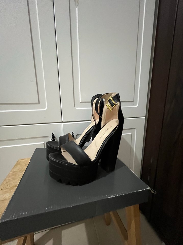 Siyah Platform Topuklu Kadın Ayakkabı - Görsel 2