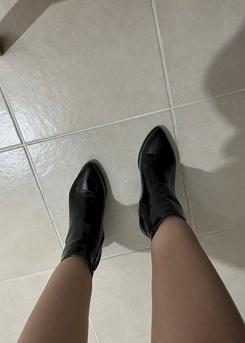 Siyah Rugan Topuklu Kadın Bot - Görsel 3