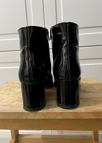 Siyah Rugan Topuklu Kadın Bot - Görsel 4