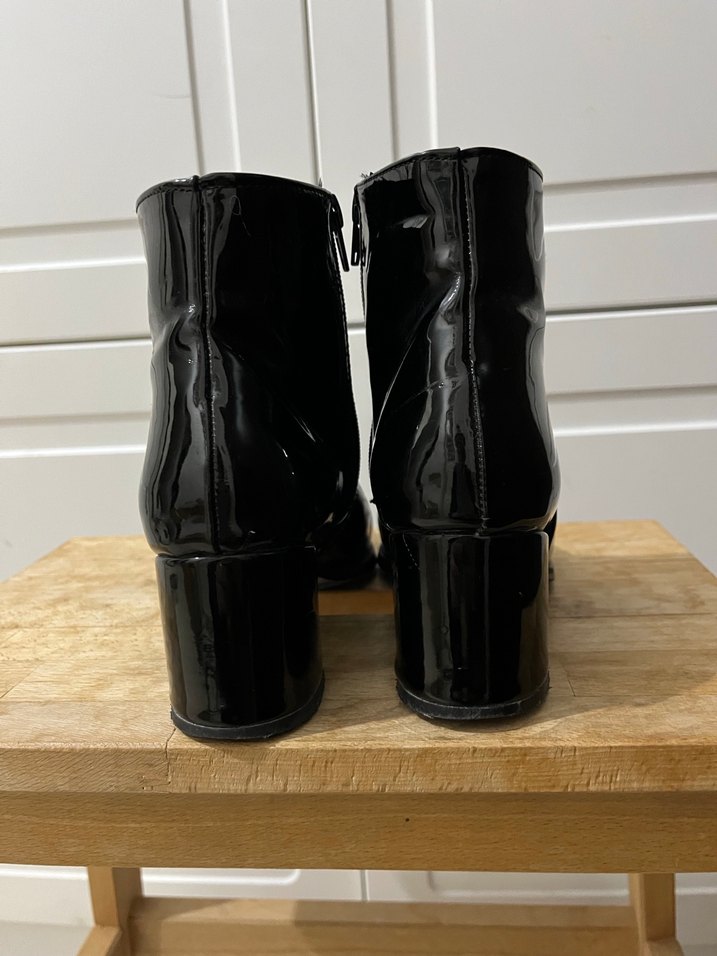 Siyah Rugan Topuklu Kadın Bot - Görsel 4