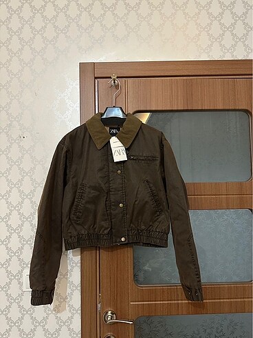 Zara ZARA MUMLU GÖRÜNÜMLÜ CROP BOMBER CEKET