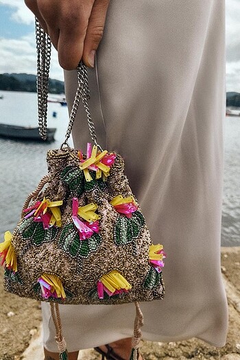 Zara ZARA BONCUKLU MİNİ BUCKET ÇANTA
