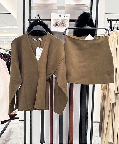 Zara ZARA DÜZ ÖRGÜ BELİ DAR KESİM HIRKA