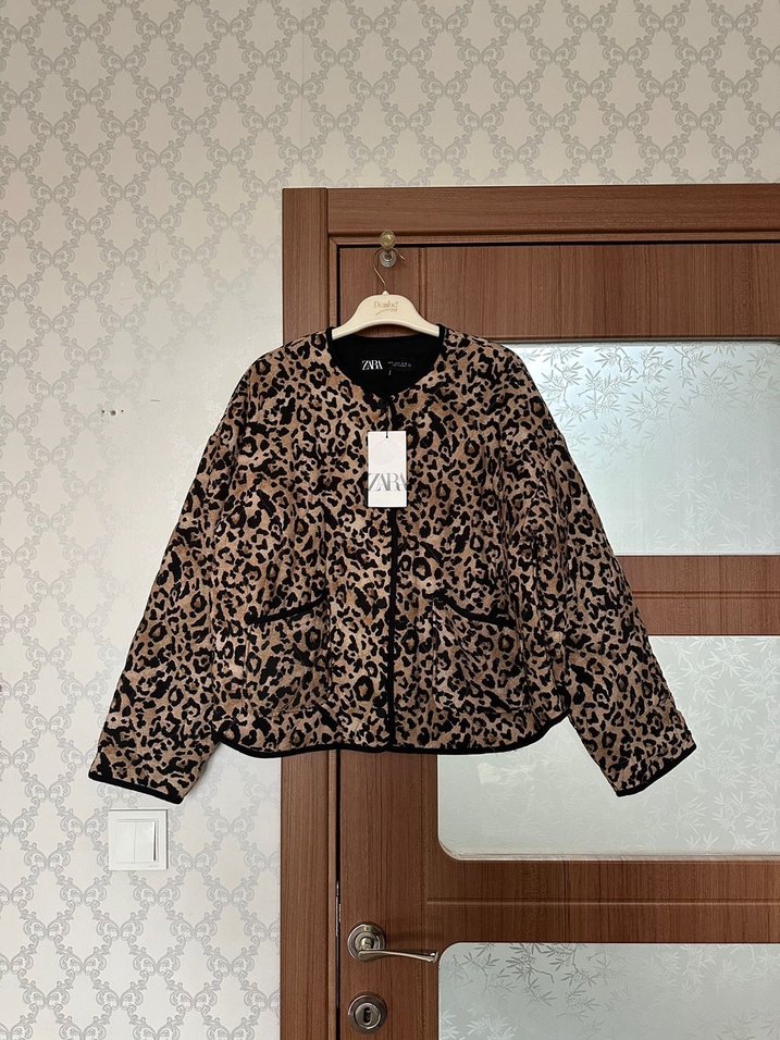 ZARA HAYVAN DESENLİ KAPİTONE CEKET - Görsel 2