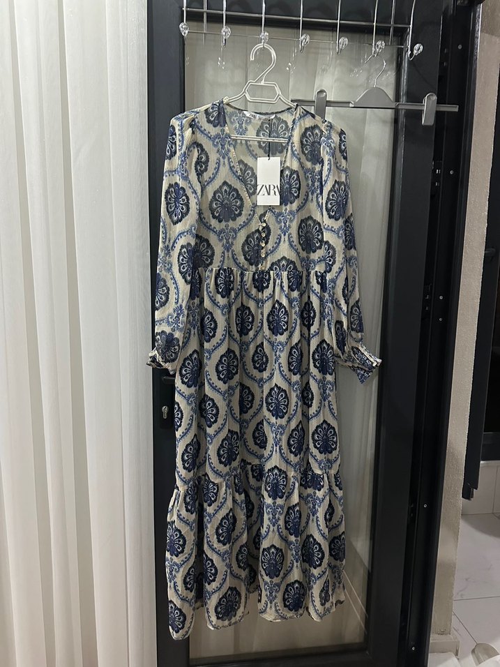 ZARA PARILTILI İPLİKLİ VE DESENLİ ELBİSE - Görsel 2