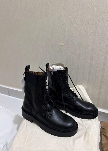 ZARA BAĞCIKLI DERİ BİLEKTE BOT - Görsel 3