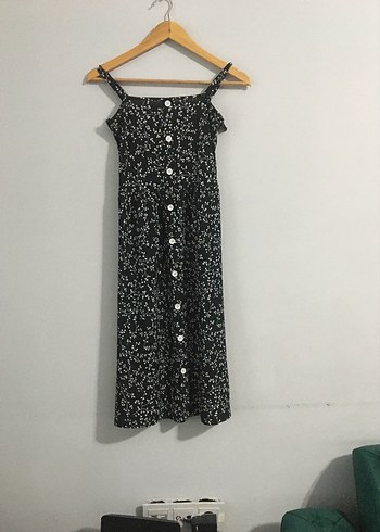 Düğmeli Siyah Uzun Askılı Elbise