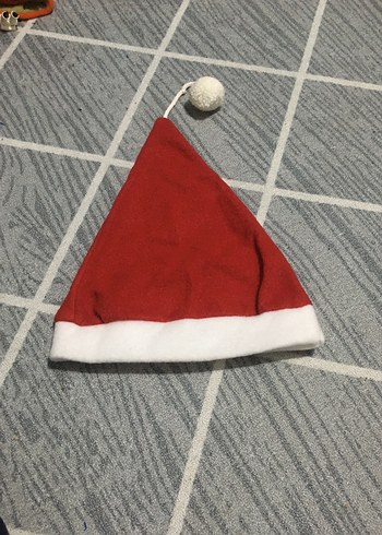 Kırmızı Beyaz Ponpon Şapka