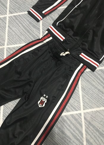8 Yaş Beden Beşiktaş Eşofman Takımı