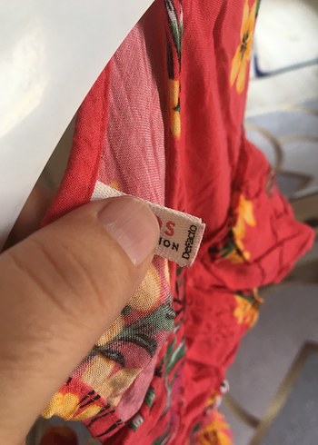 11-12 Yaş Beden kırmızı Renk Kız Çocuk Renkli Desenli Volanlı Elbise