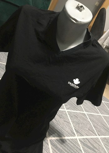 DSquared2 Siyah V Yaka Kısa Kollu Kadın Tişört