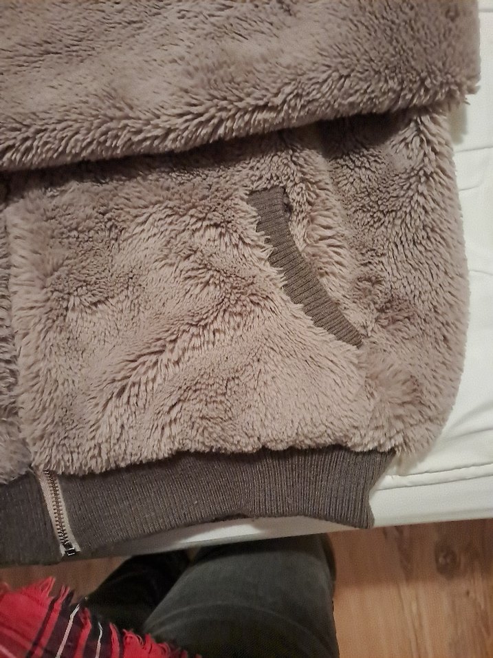 Kapüşonlu Kadın Peluş Mont - Görsel 4