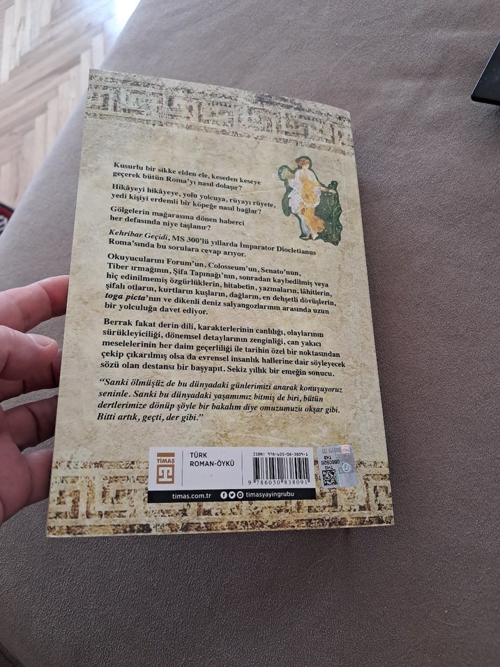 Kehribar Geçidi - Nazan Bekiroğlu - Görsel 2