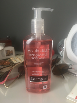 Diğer Neutrogena Visibly Clear Pink Grapefruit Facial Wash