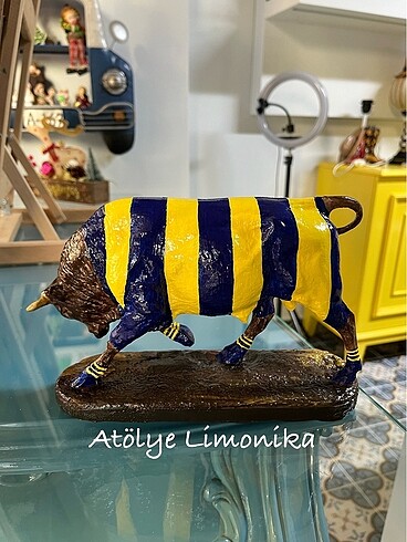 FENERBAHÇE BOĞA HEYKELİ