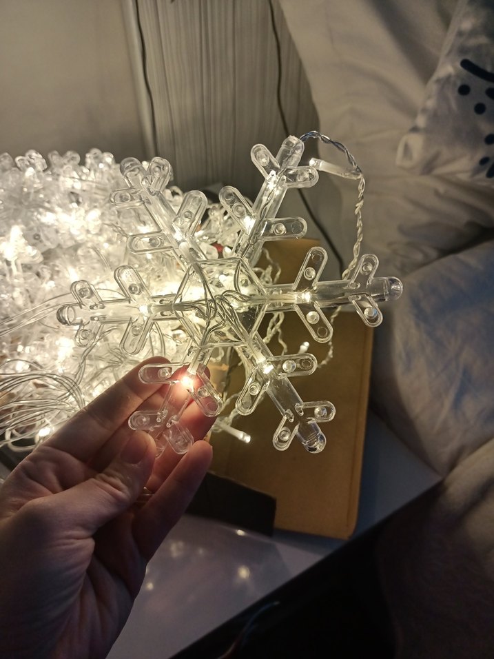 Beyaz Kar Tanesi ve Yıldız Işıklı Dekor - Görsel 2