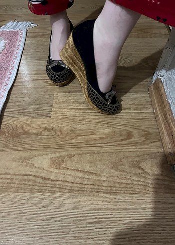 Kahverengi Yılan Desenli Dolgu Topuklu Kadın Ayakkabı - Görsel 2