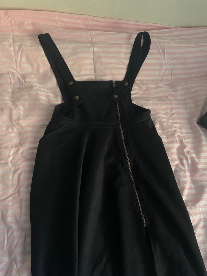 Siyah kadifemsi elbise - Görsel 4