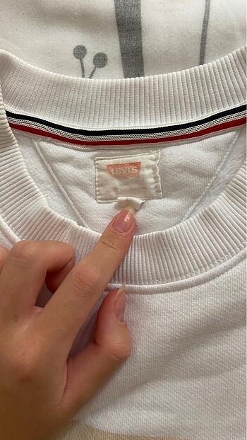 l Beden Levis sweatshirt